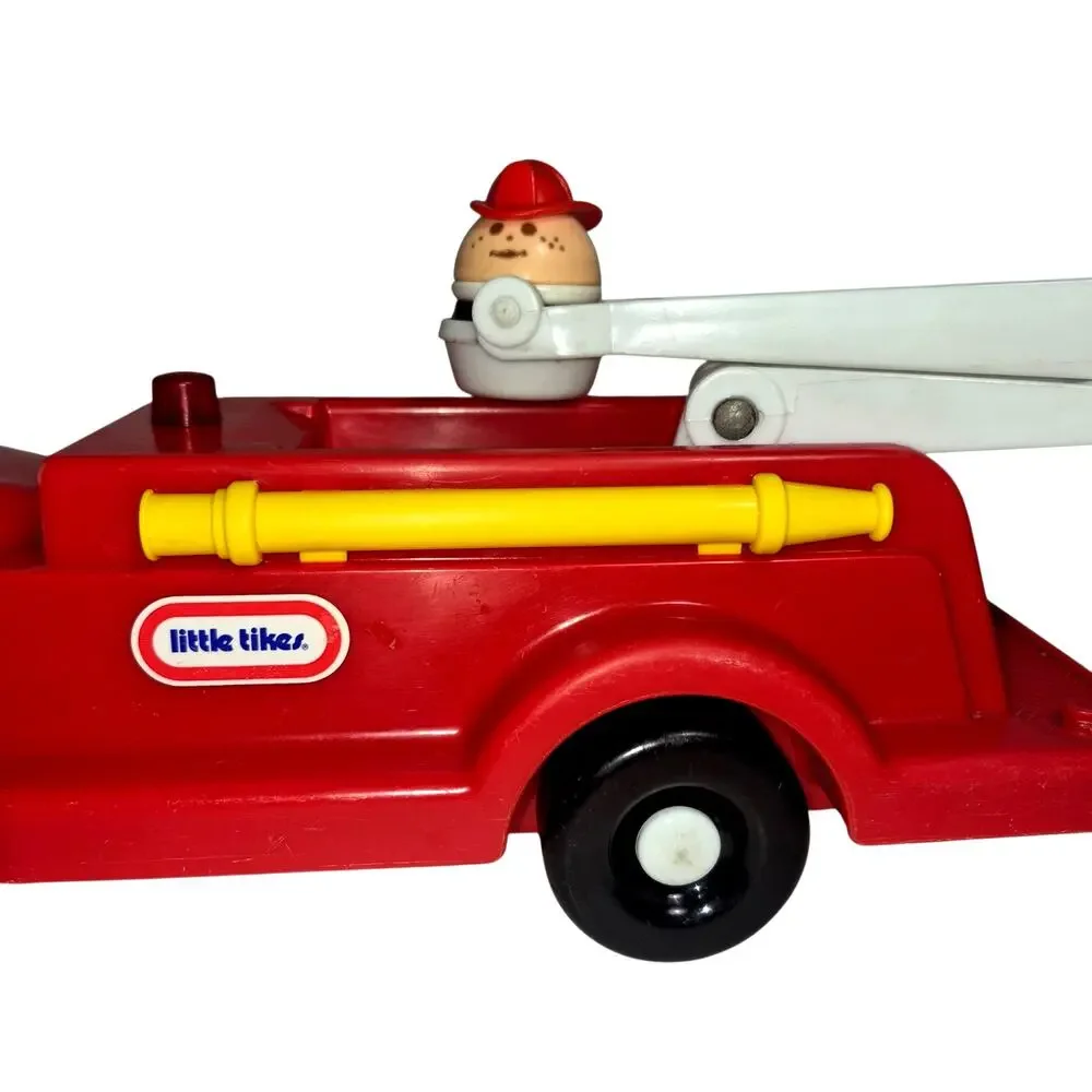 Vintage 80s Little Tikes Toddle Tots Fire Truck & # Chinky Firemen Little People - Picture 5 of 10
